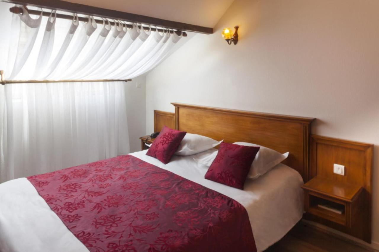 Logis Hotel & Restaurant Du Sauvage La Ferte-Gaucher Экстерьер фото