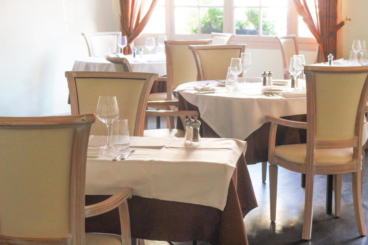 Logis Hotel & Restaurant Du Sauvage La Ferte-Gaucher Экстерьер фото