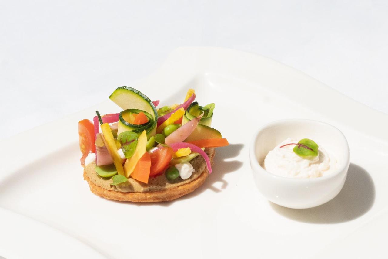 Logis Hotel & Restaurant Du Sauvage La Ferte-Gaucher Экстерьер фото