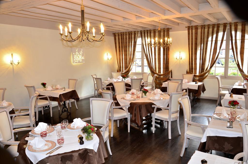 Logis Hotel & Restaurant Du Sauvage La Ferte-Gaucher Экстерьер фото